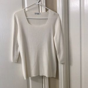 Women’s scoop neck sweater